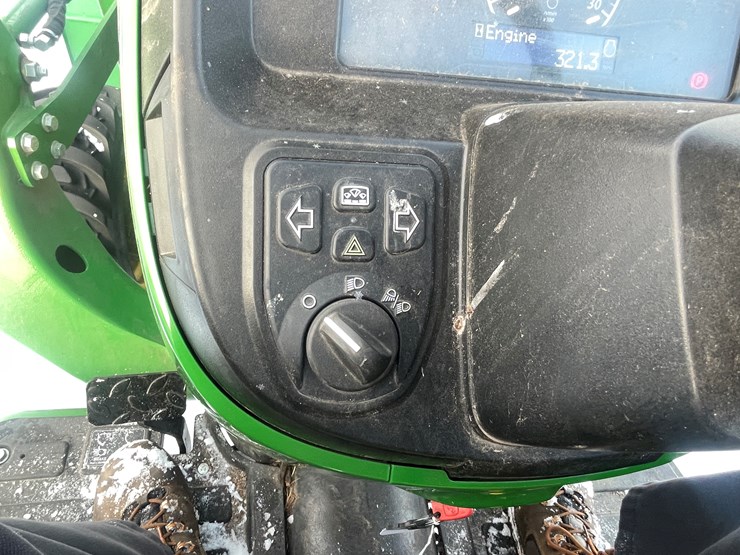 john-deere-3025e-image-17