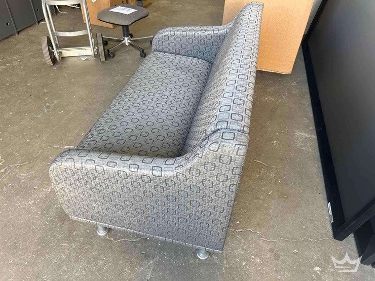 office-couches-and-chair-image-13