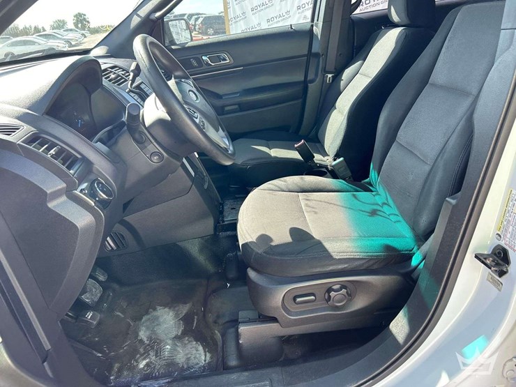 2014-ford-explorer-suv-image-12