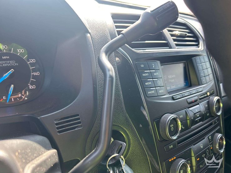 2016-ford-explorer-awd-suv-image-17