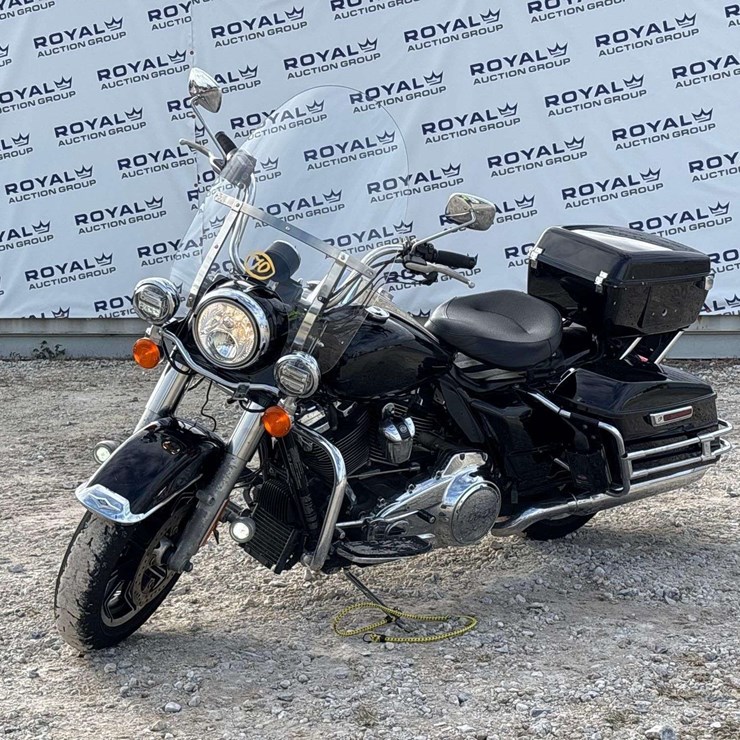 2021 Harley-Davidson FLHP Road King Motorcycle