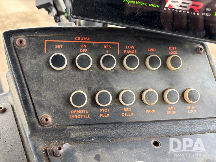 2018-case-ih-810-image-92