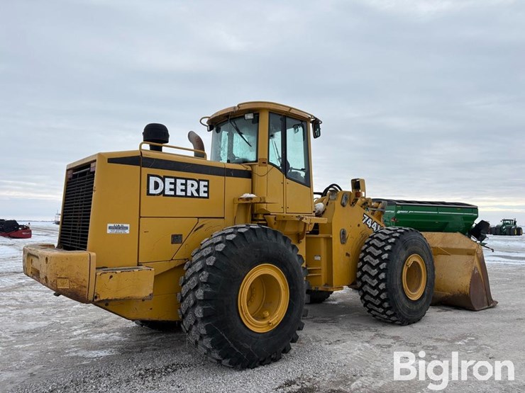 deere-744h-image-5