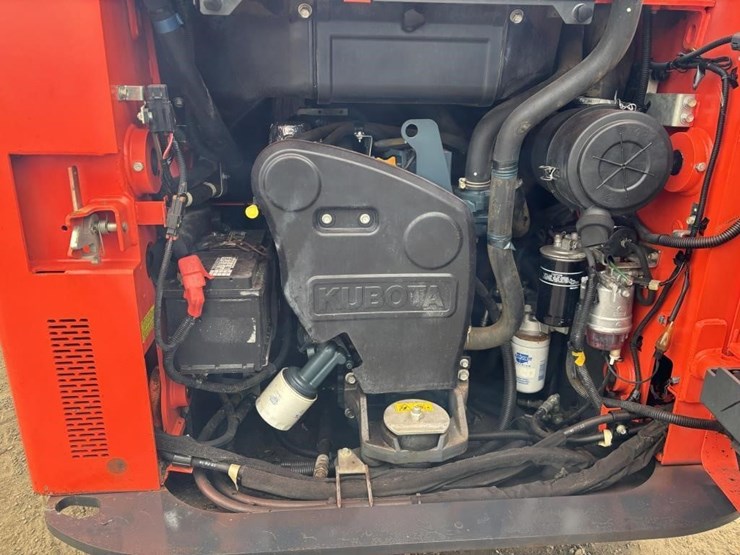 kubota-ssv75-image-29
