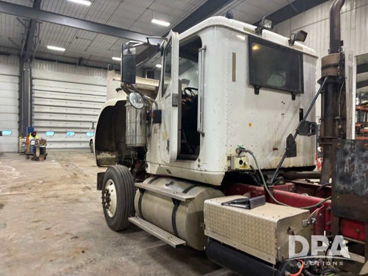 international-9900i-image-58