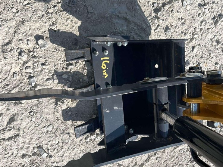 2025-cfg-industrial-qk18r-mini-excavator-image-14