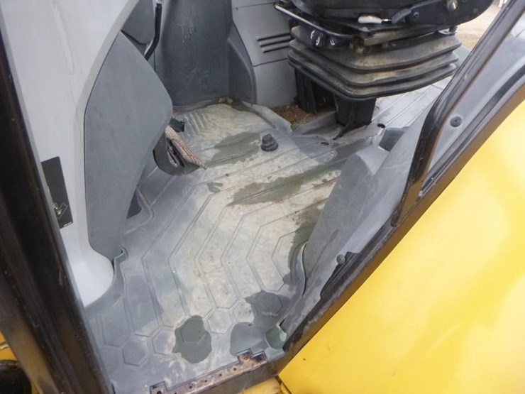 2021-caterpillar-415-il-image-24