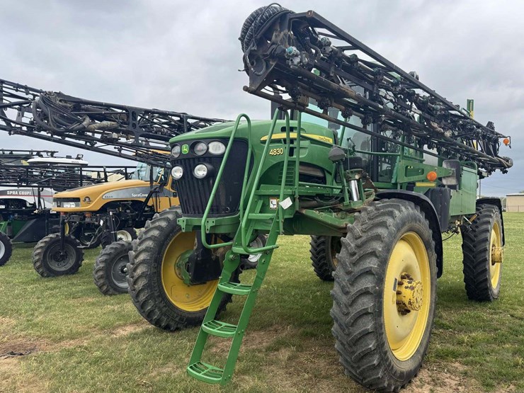 2009-john-deere-4830-image-1