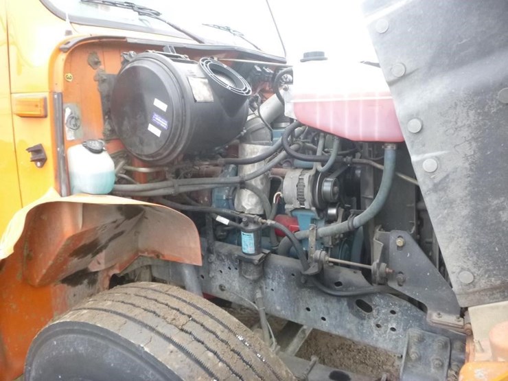 international-4900-image-18