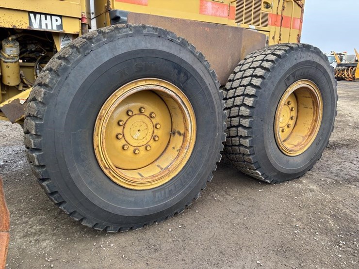 2006-caterpillar-143h-image-30