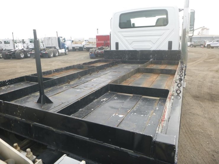 international-7600-image-7