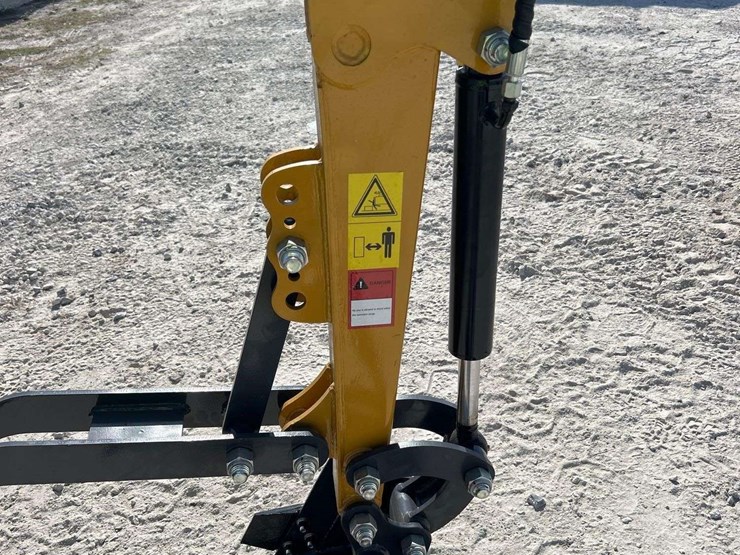 2025-cfg-industrial-mx12rx-mini-excavator-image-12