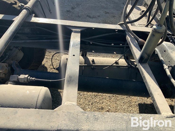 mack-r686st-image-11