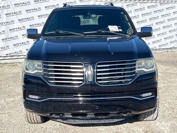 2016-lincoln-navigator-suv-image-27