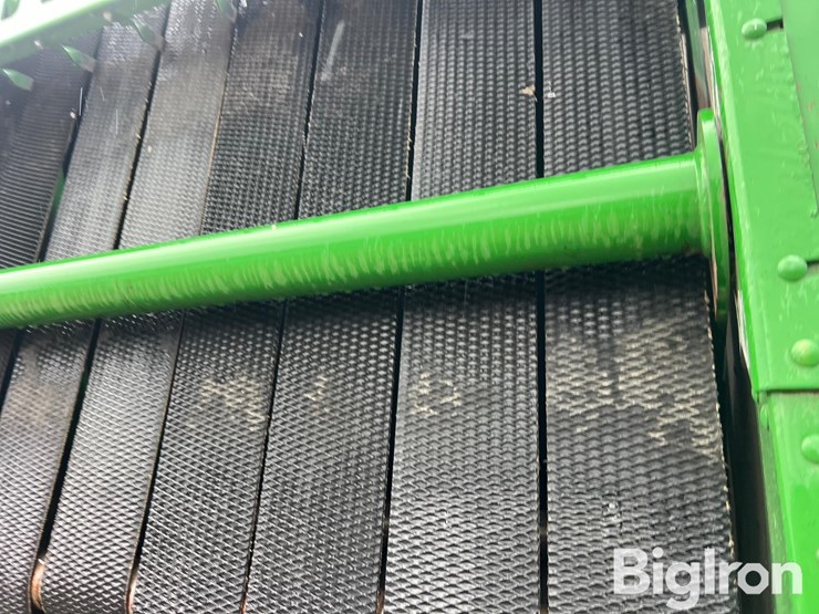 john-deere-560m-image-15