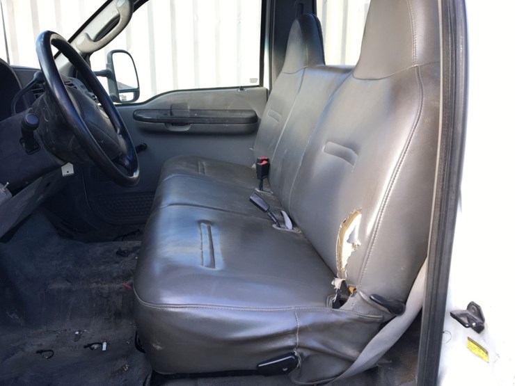 2005-ford-f350-xl-image-8