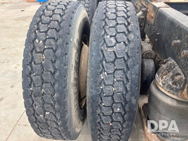 1993-mack-ch613-image-43