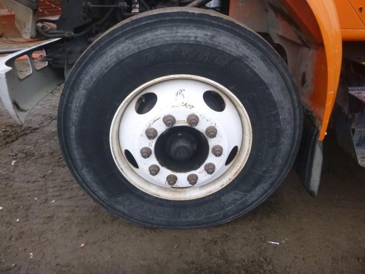 international-4900-image-22