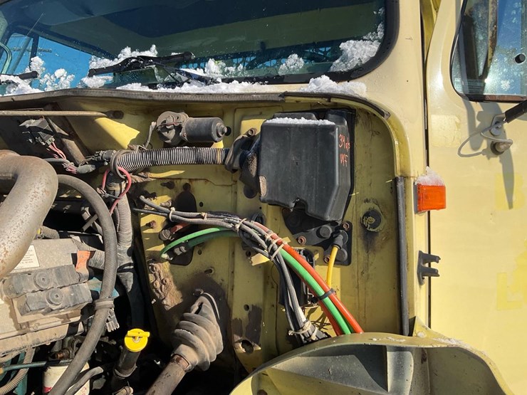 international-4900-image-52