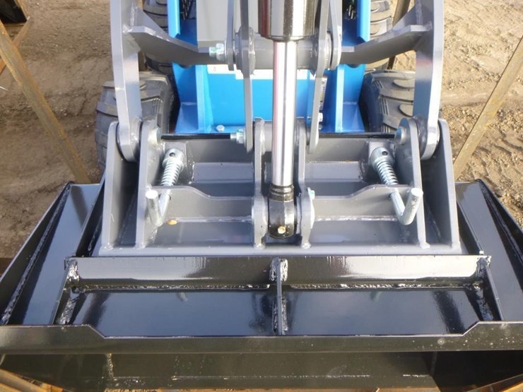 2025-agt-mx-mrw14-skid-steer-loader-image-9