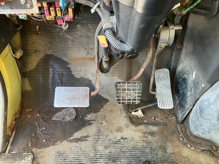 international-4900-image-72