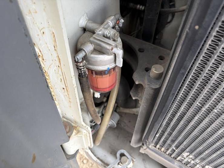 2016-takeuchi-tl8-image-32