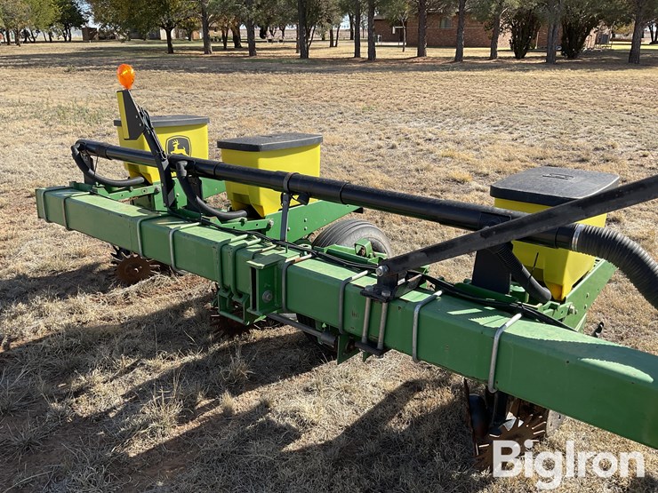 john-deere-1700-image-13