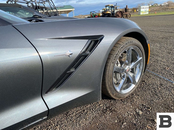 2014-chevrolet-corvette-stingray-coupe-image-8