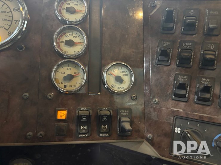 international-9900i-image-67