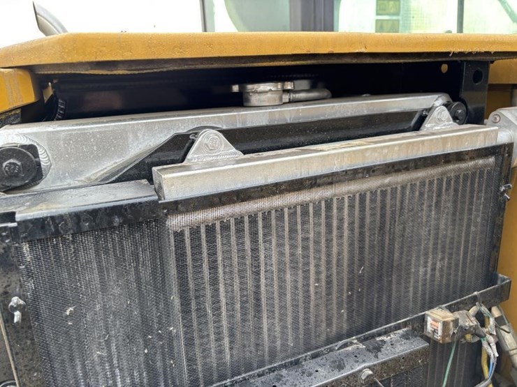 2023-caterpillar-305.5e2-image-51