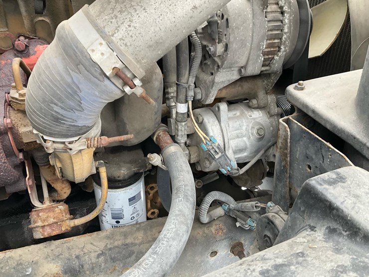 2000-freightliner-fl70-image-72