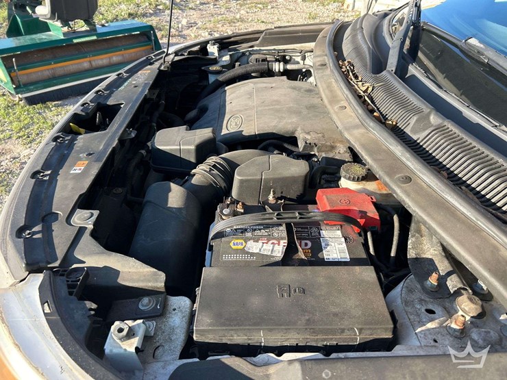 2013-ford-explorer-suv-image-8