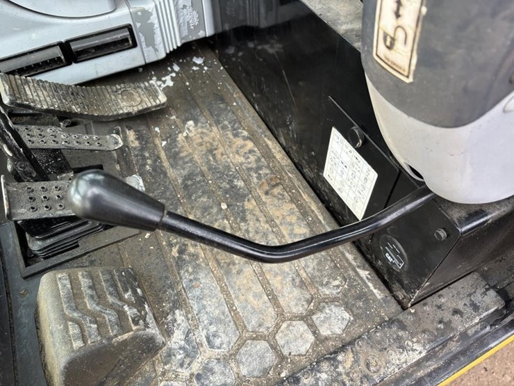 caterpillar-305.5e2-image-31