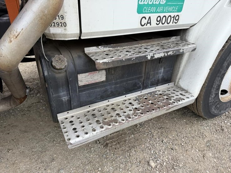 2001-caterpillar-3126-image-12