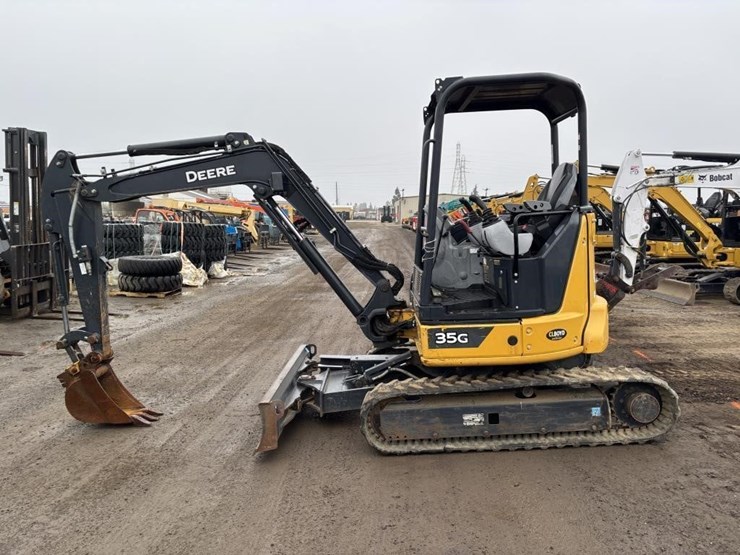 2022-deere-35g-image-5