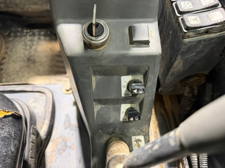 takeuchi-tl12-image-24