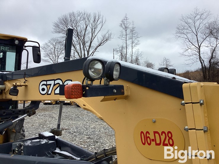 2013-deere-672g-image-14