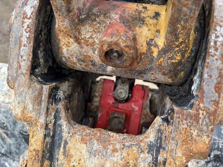 caterpillar-305.5e2-cr-image-14