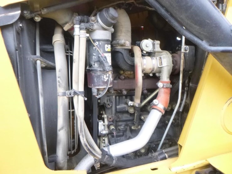 2021-caterpillar-415-il-image-37