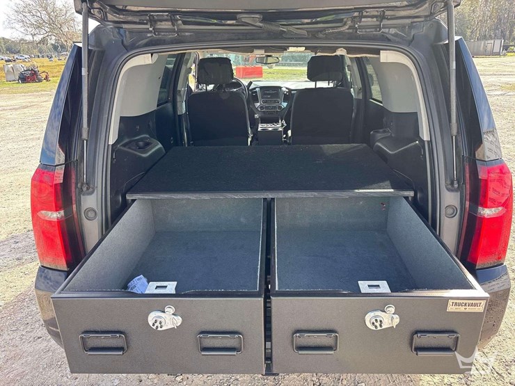 2019-chevrolet-tahoe-suv-image-21