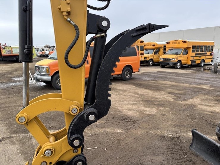 caterpillar-305.5e2-image-16