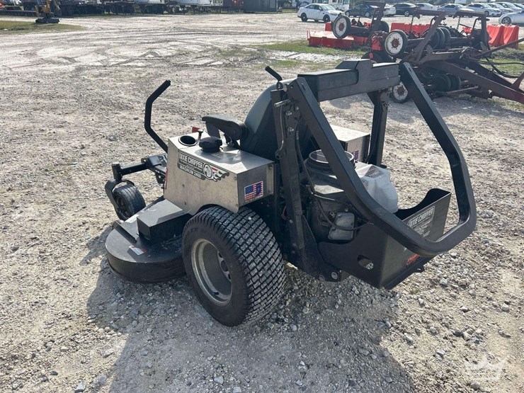 zero-turn-mower-image-4