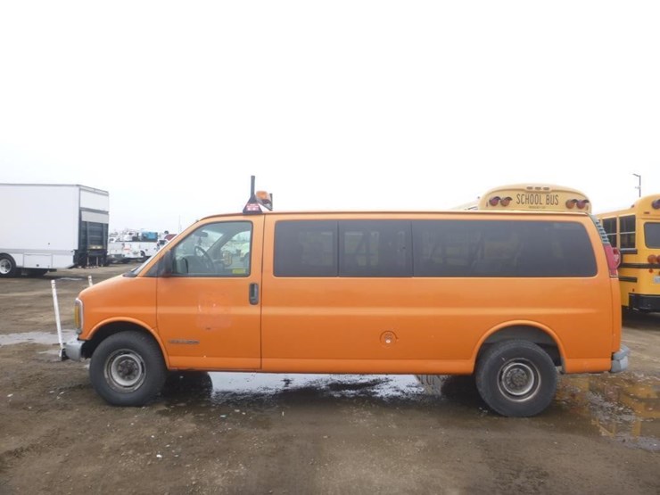 2000-gmc-3500-image-5