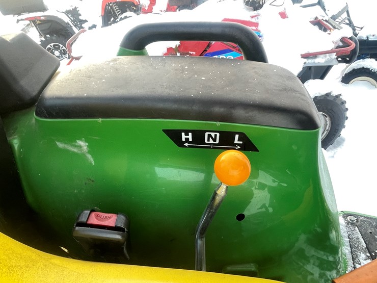 john-deere-3025e-image-25