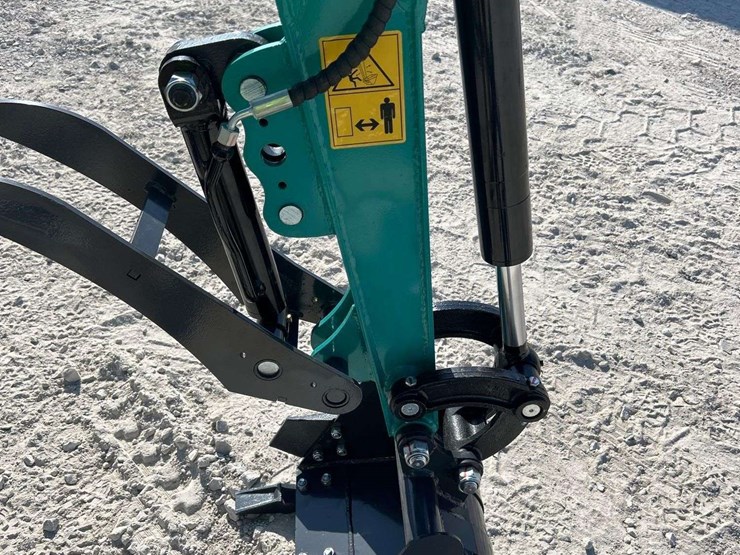 unused-2025-cfg-industrial-qk16r-mini-excavator-image-13