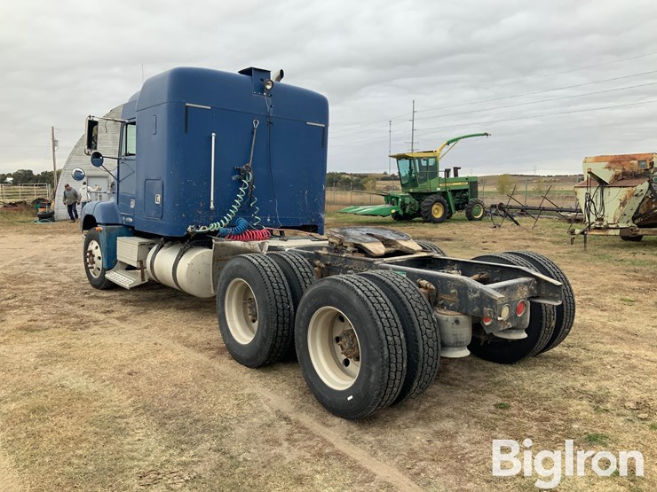 1999-freightliner-fld112-image-7