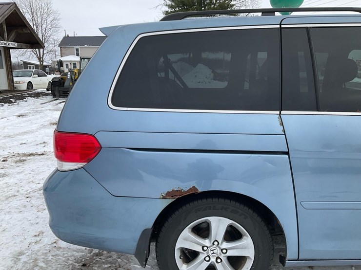 2010-honda-odyssey-touring-image-29