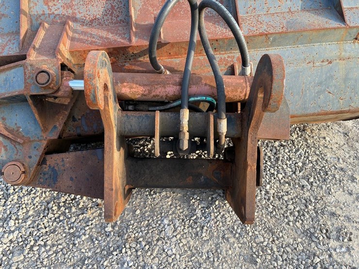 caterpillar-it28-image-7