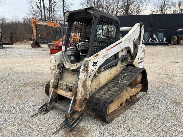 2016-bobcat-t740-image-7