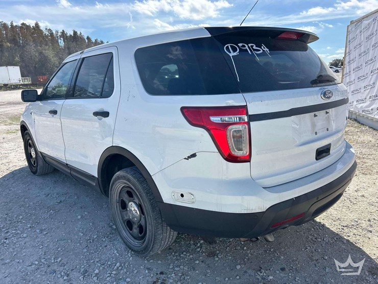 2014-ford-explorer-suv-image-4